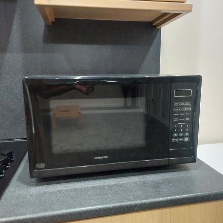 2 Large Bedroom Apartment- Wifi & Parking Fleetwood Bagian luar foto