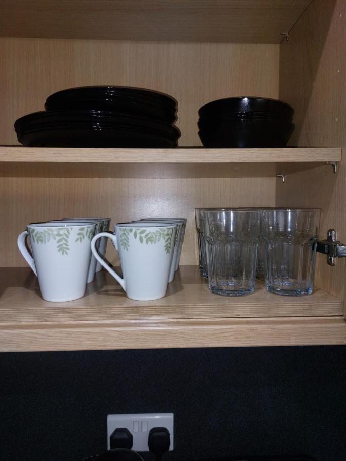 2 Large Bedroom Apartment- Wifi & Parking Fleetwood Bagian luar foto