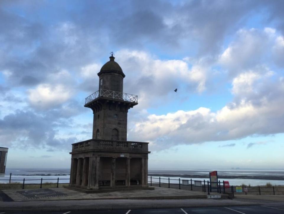2 Large Bedroom Apartment- Wifi & Parking Fleetwood Bagian luar foto