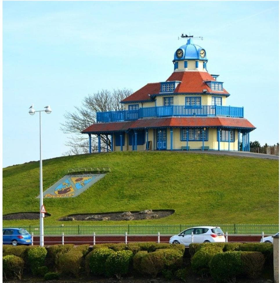 2 Large Bedroom Apartment- Wifi & Parking Fleetwood Bagian luar foto
